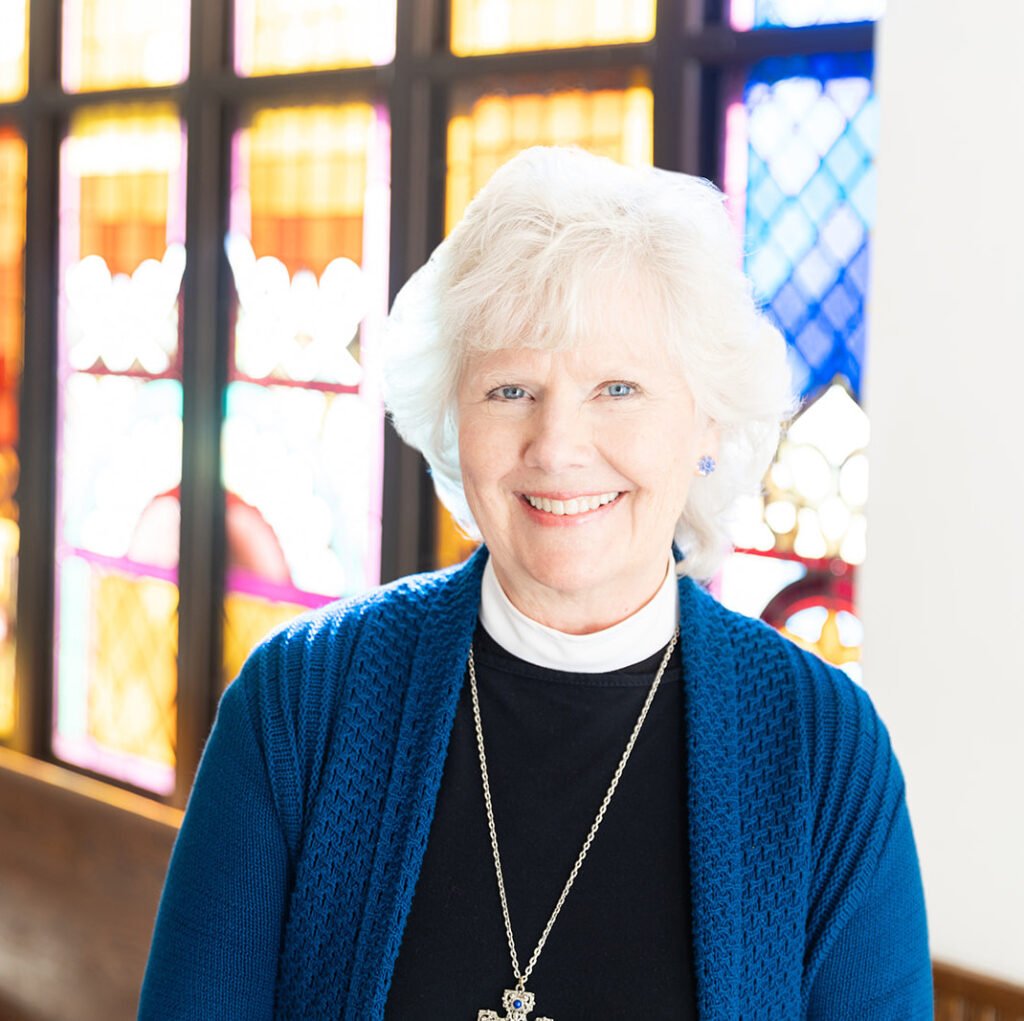 Headshot of Dawn Lundgren 